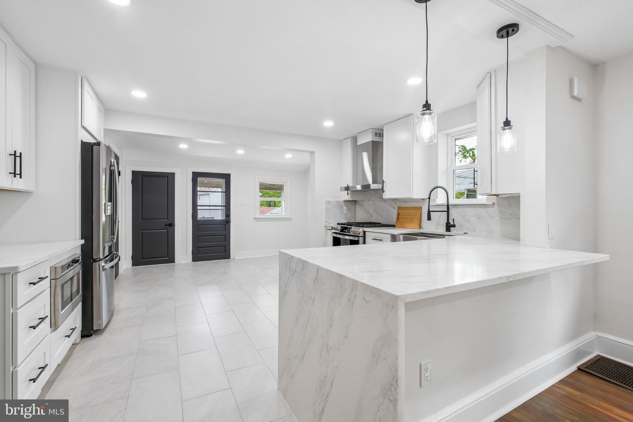 GREYTHORNE WOODS - Residential