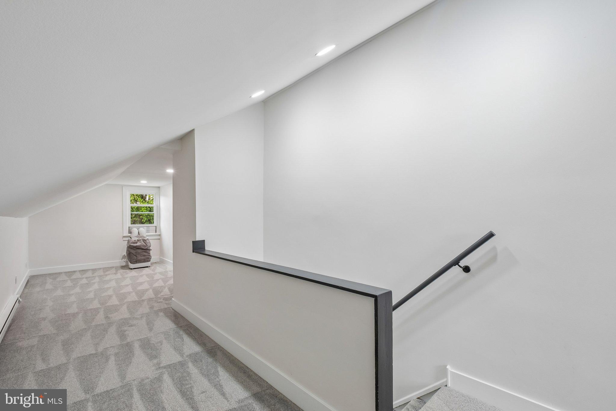 GREYTHORNE WOODS - Residential