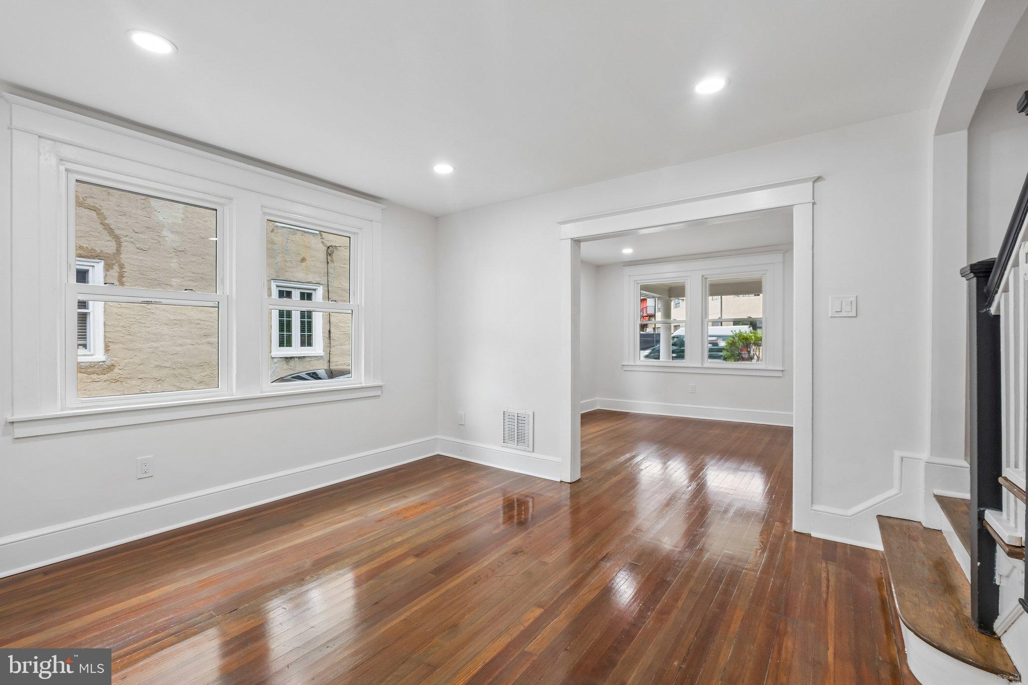 GREYTHORNE WOODS - Residential