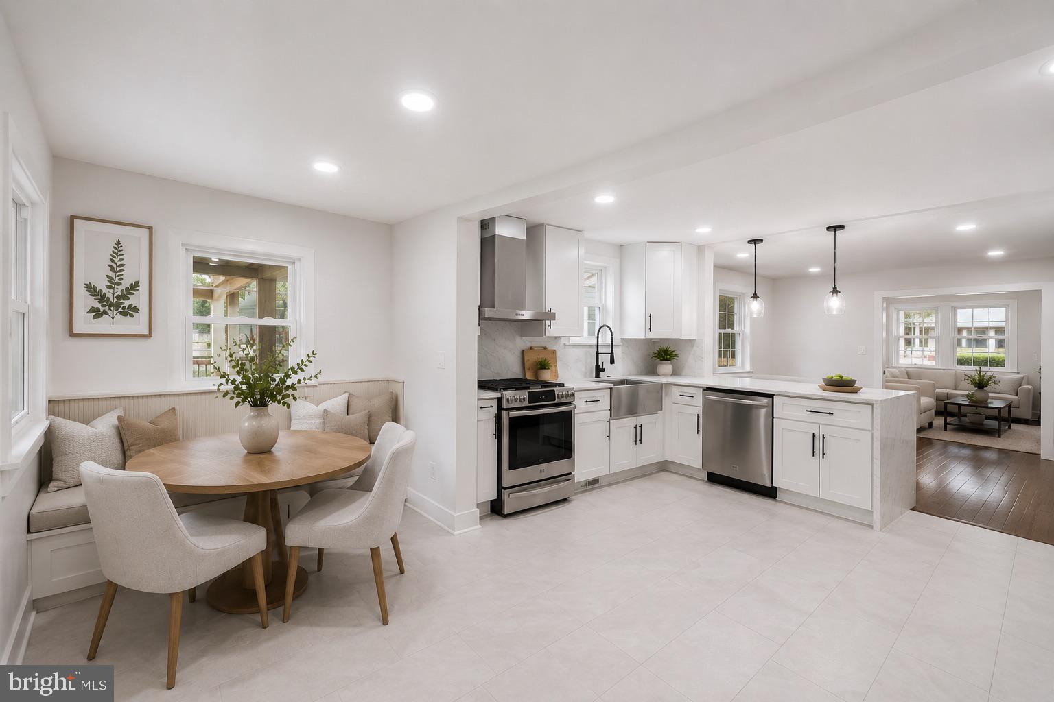 GREYTHORNE WOODS - Residential