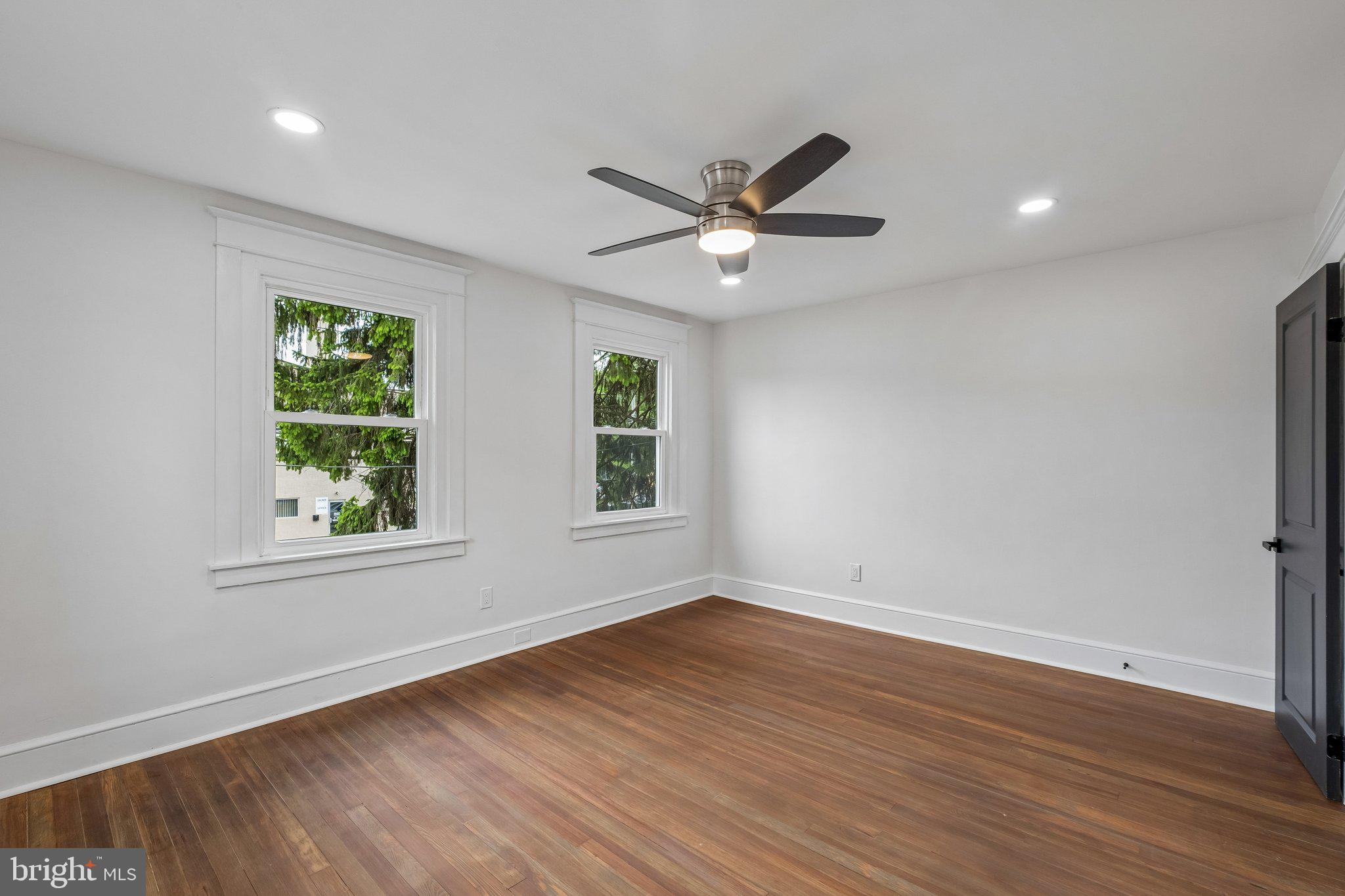 GREYTHORNE WOODS - Residential