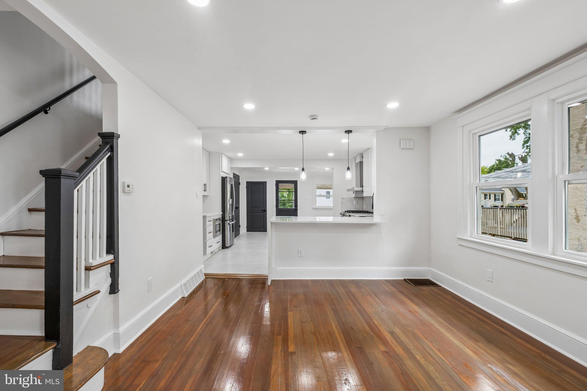 GREYTHORNE WOODS - Residential
