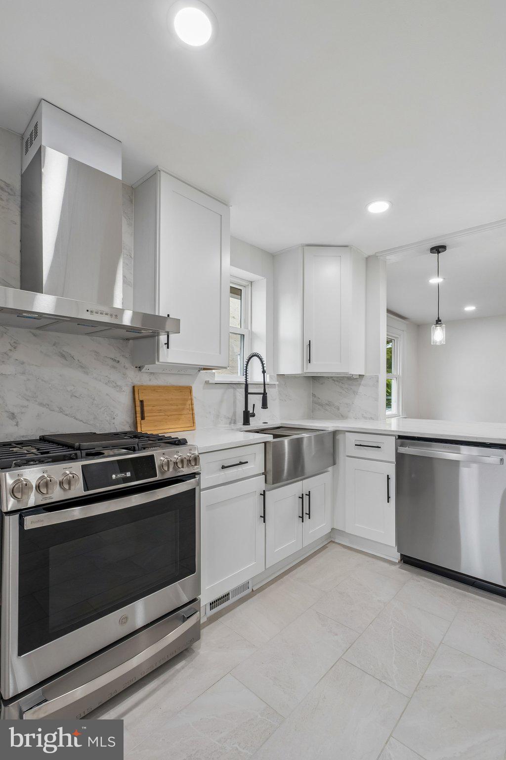 GREYTHORNE WOODS - Residential