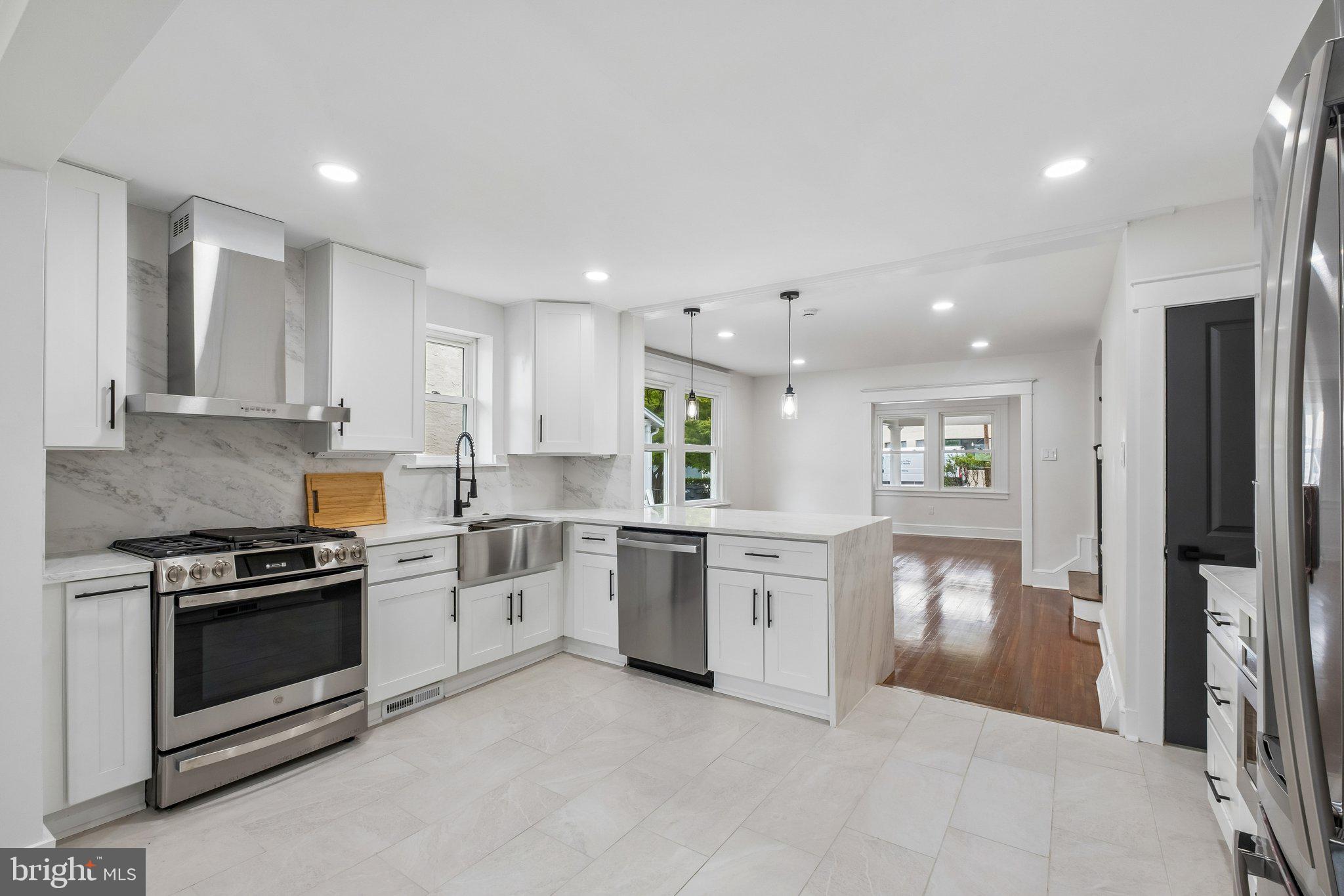 GREYTHORNE WOODS - Residential