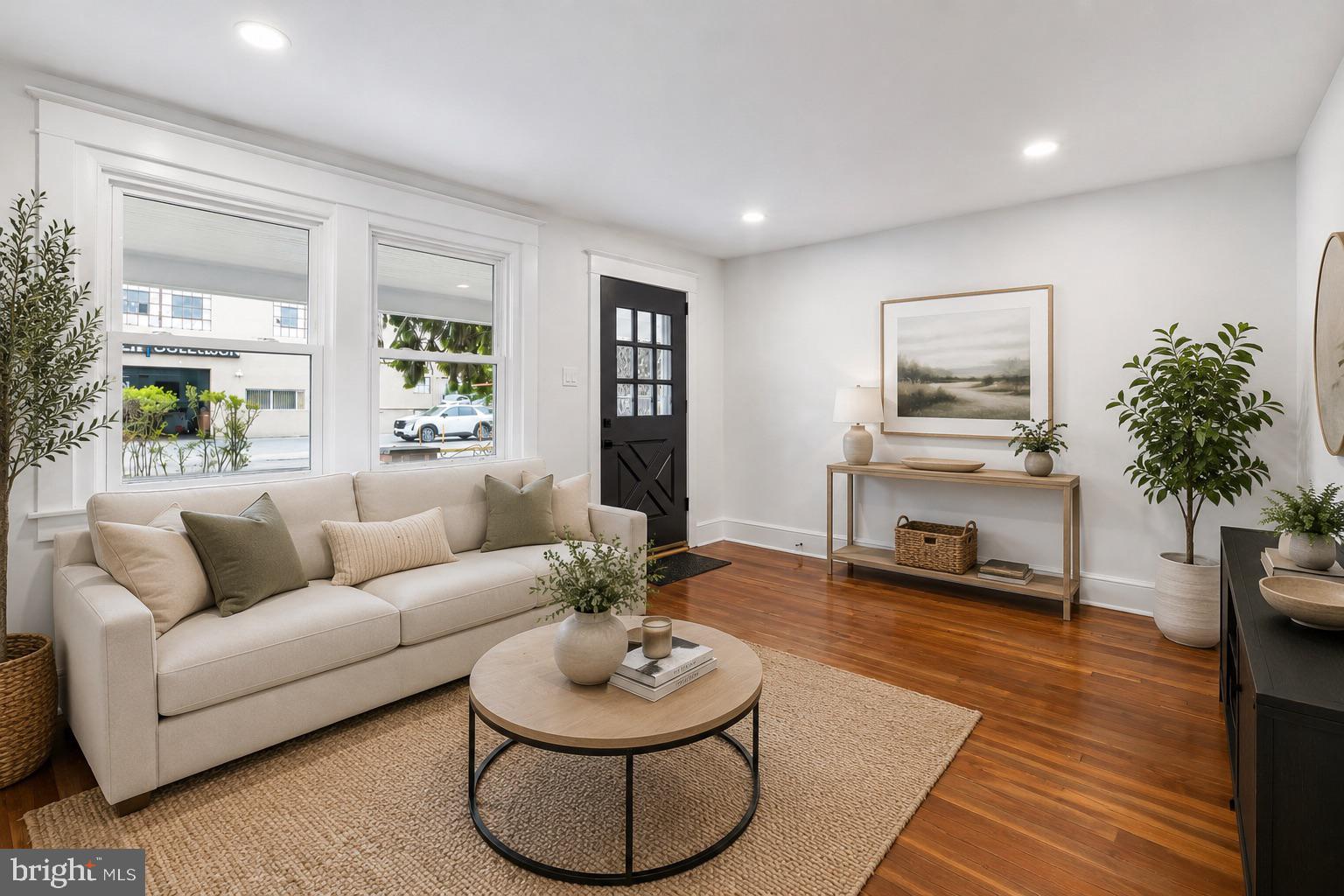 GREYTHORNE WOODS - Residential
