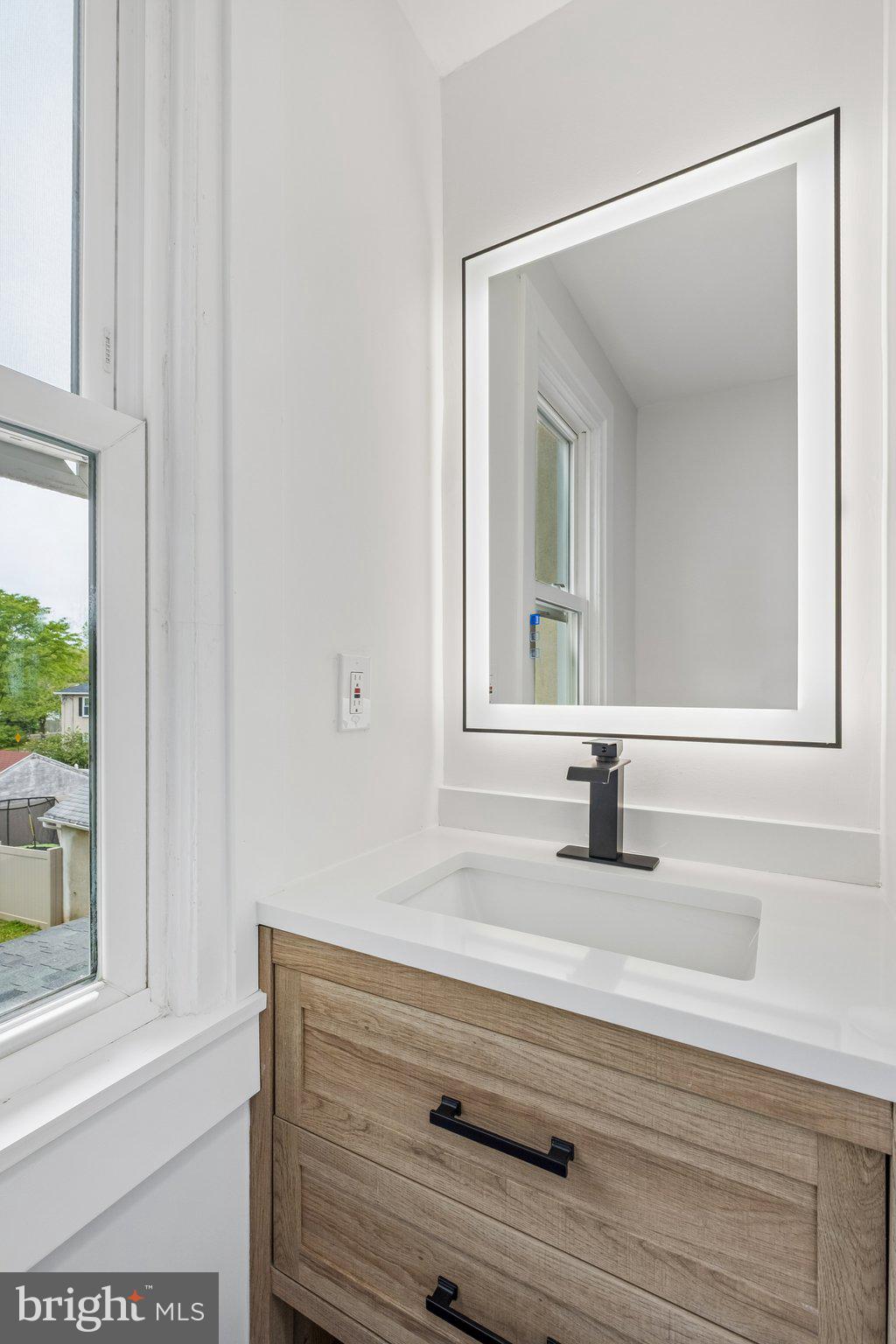 GREYTHORNE WOODS - Residential