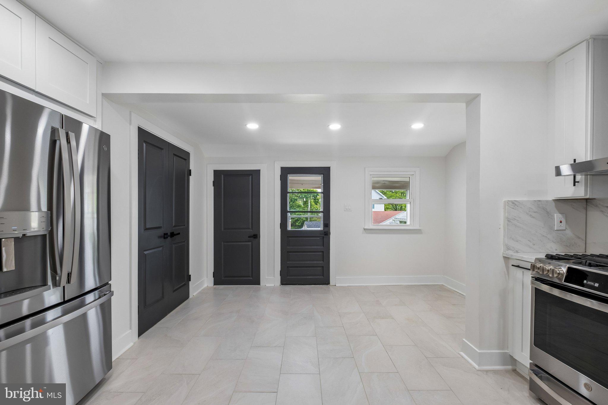 GREYTHORNE WOODS - Residential