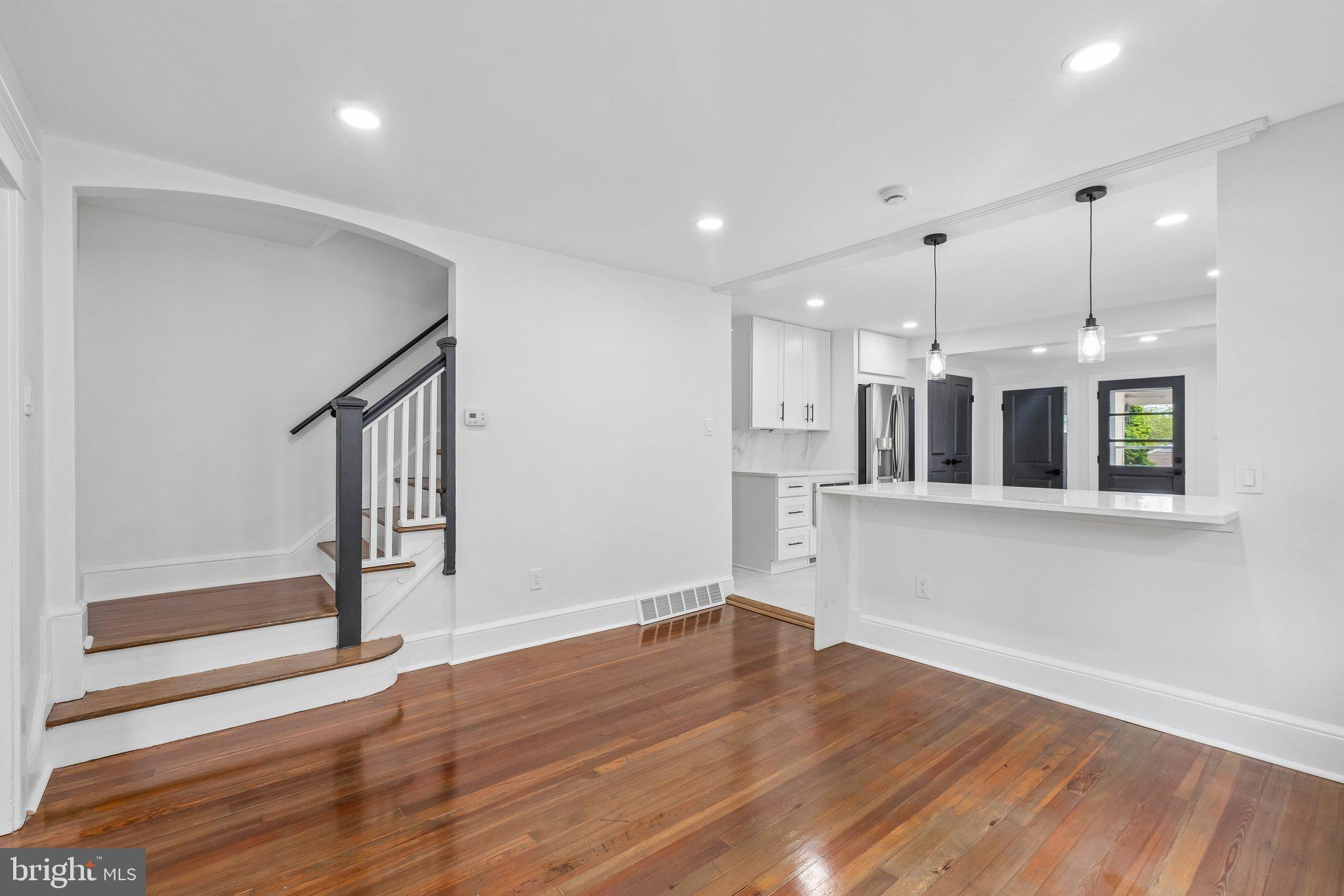 GREYTHORNE WOODS - Residential