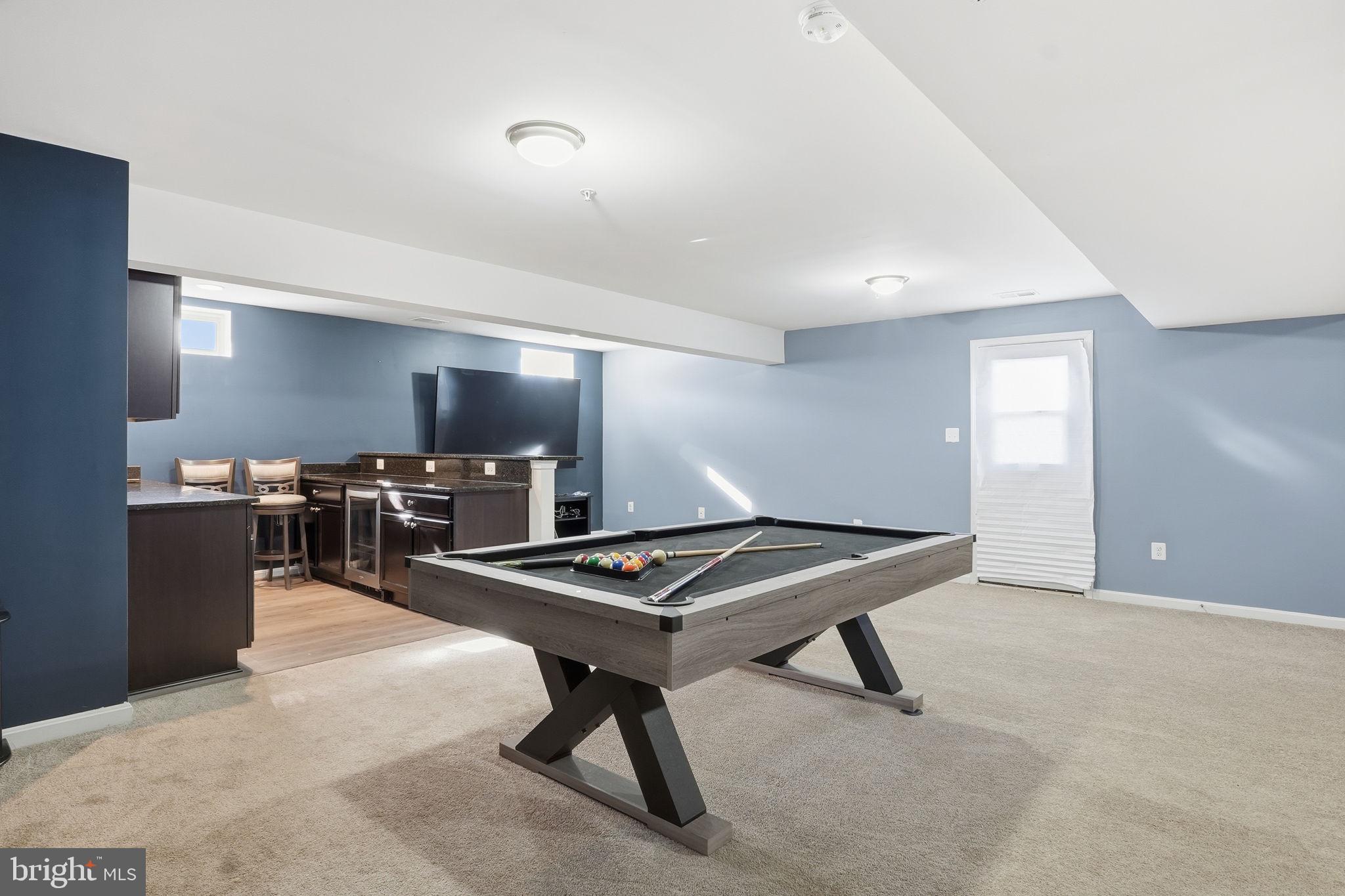 WINDSOR MANOR - Residential