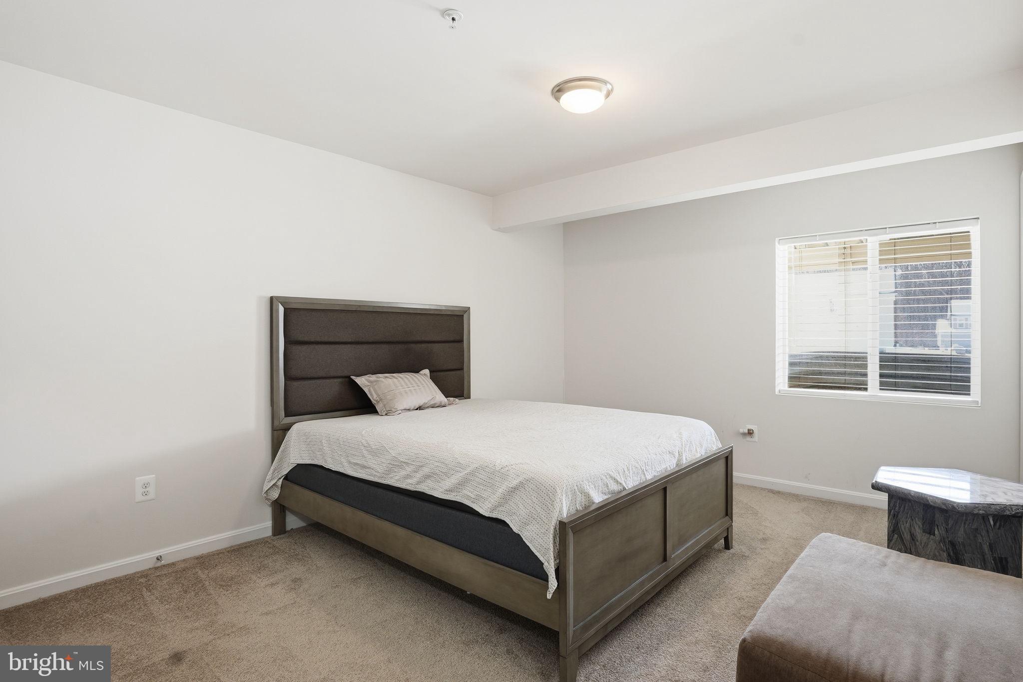 WINDSOR MANOR - Residential