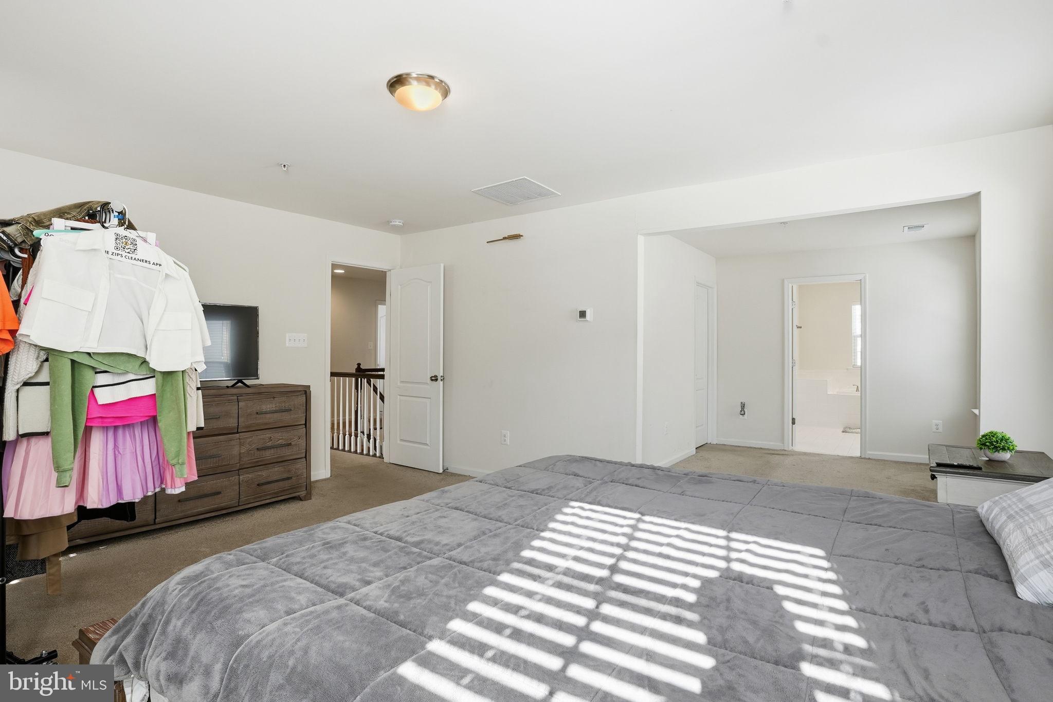 WINDSOR MANOR - Residential