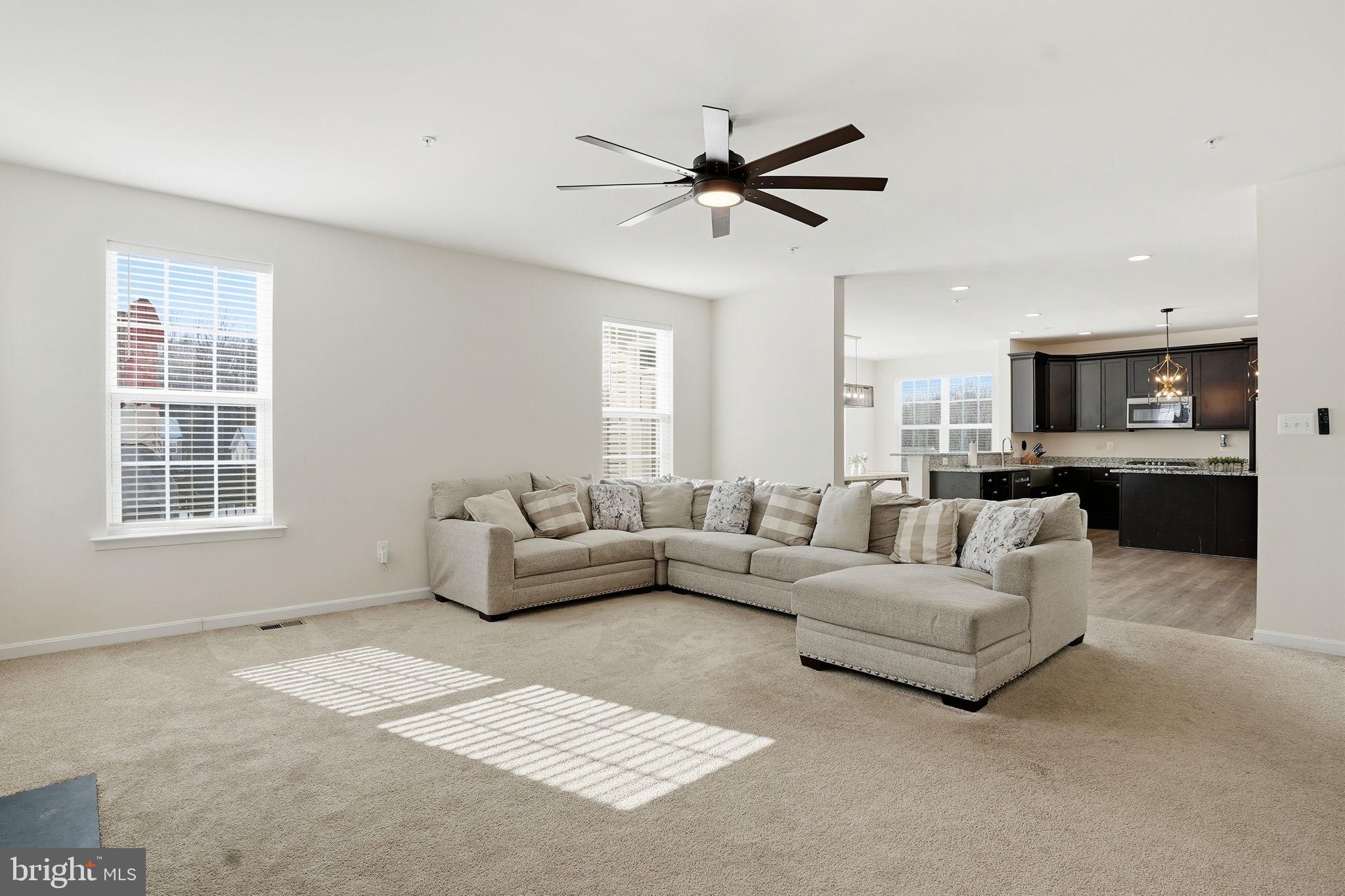 WINDSOR MANOR - Residential