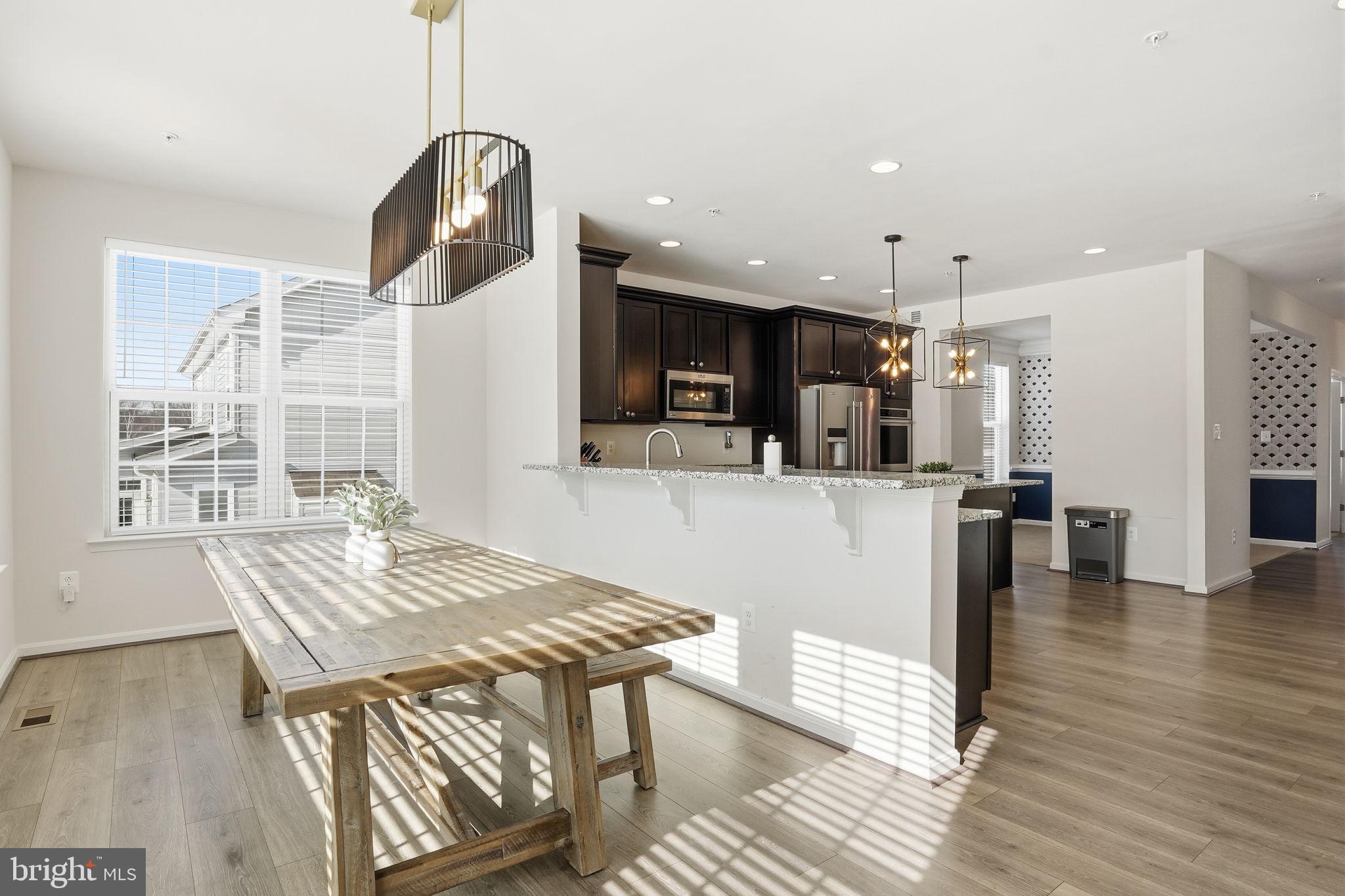 WINDSOR MANOR - Residential