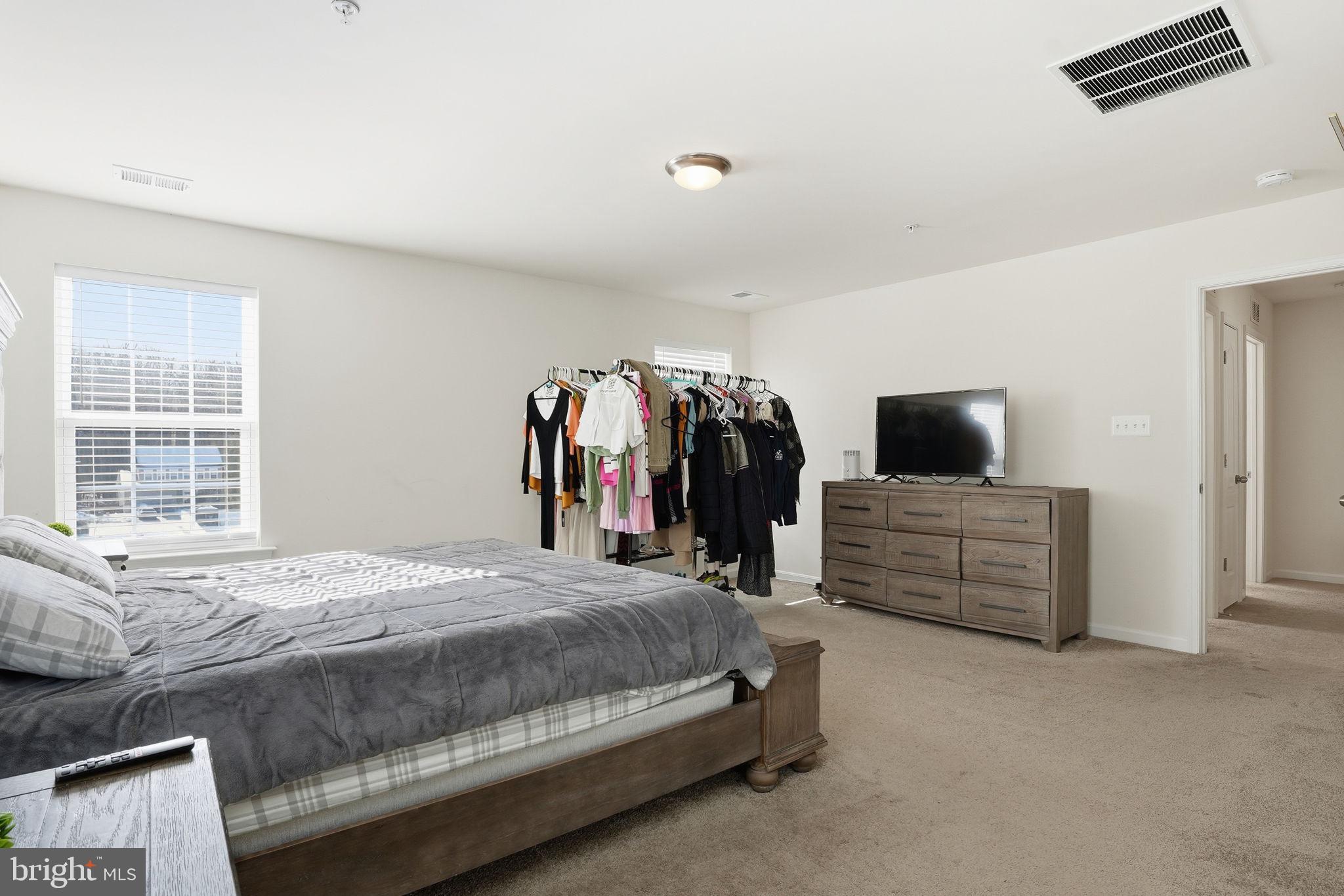 WINDSOR MANOR - Residential