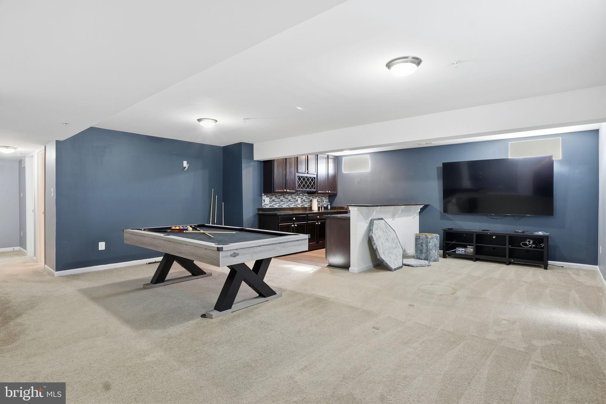 WINDSOR MANOR - Residential