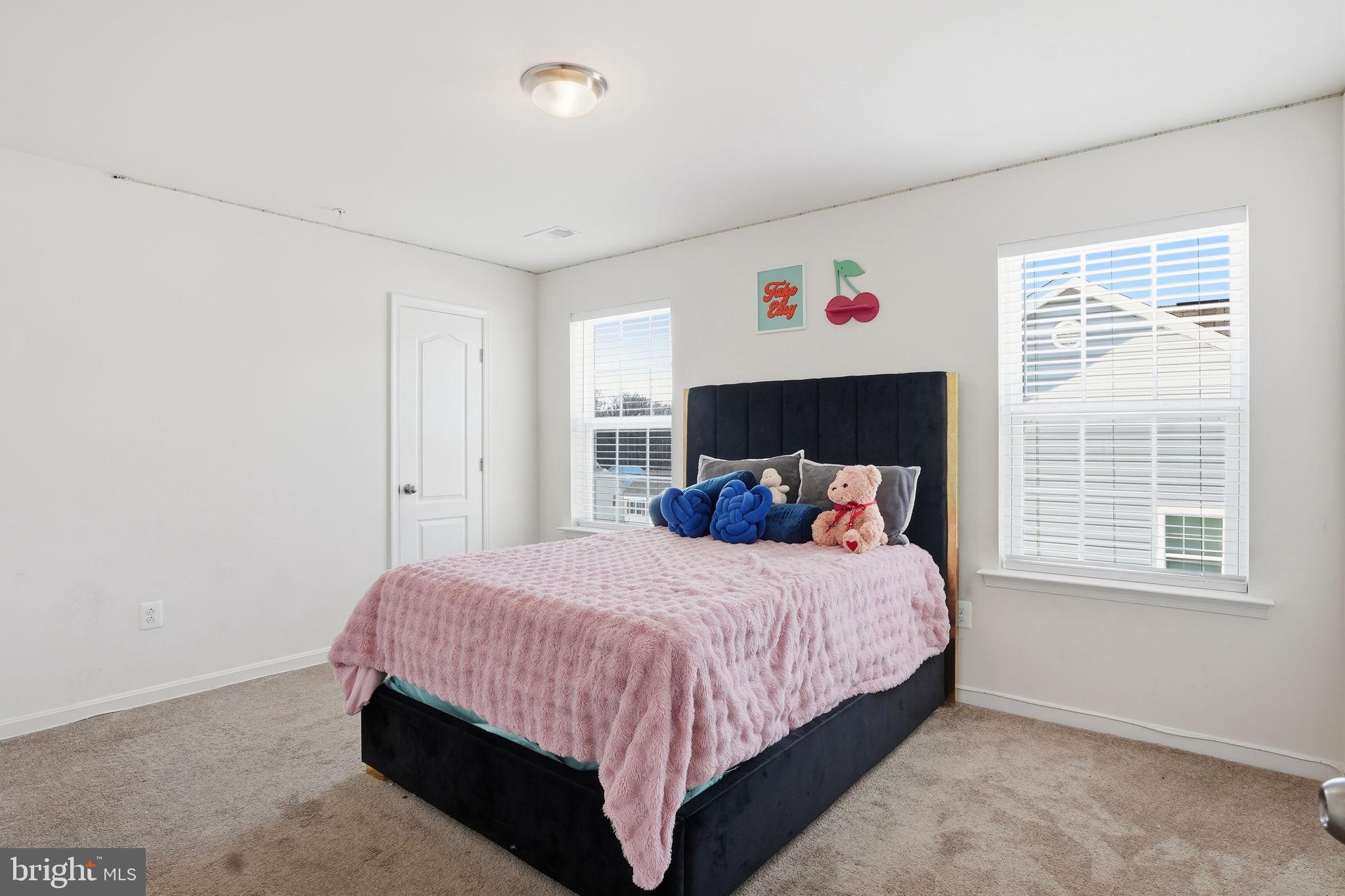 WINDSOR MANOR - Residential