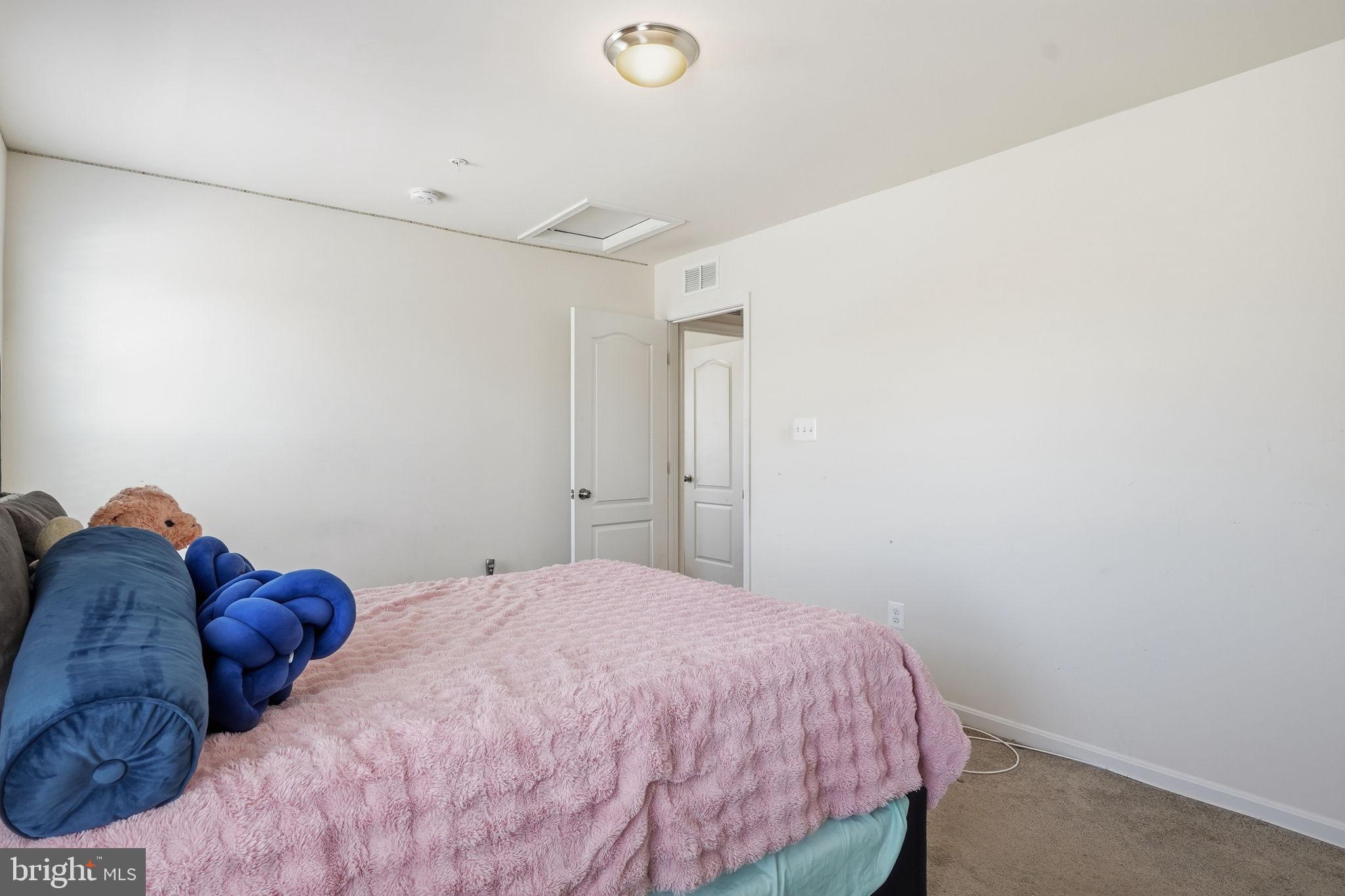 WINDSOR MANOR - Residential