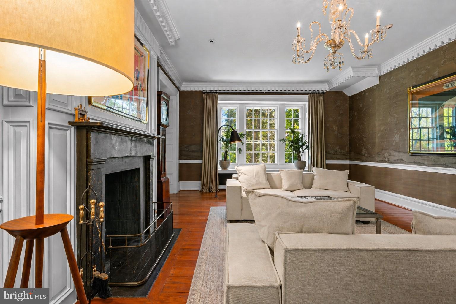 1320 HUNTSMAN LANE