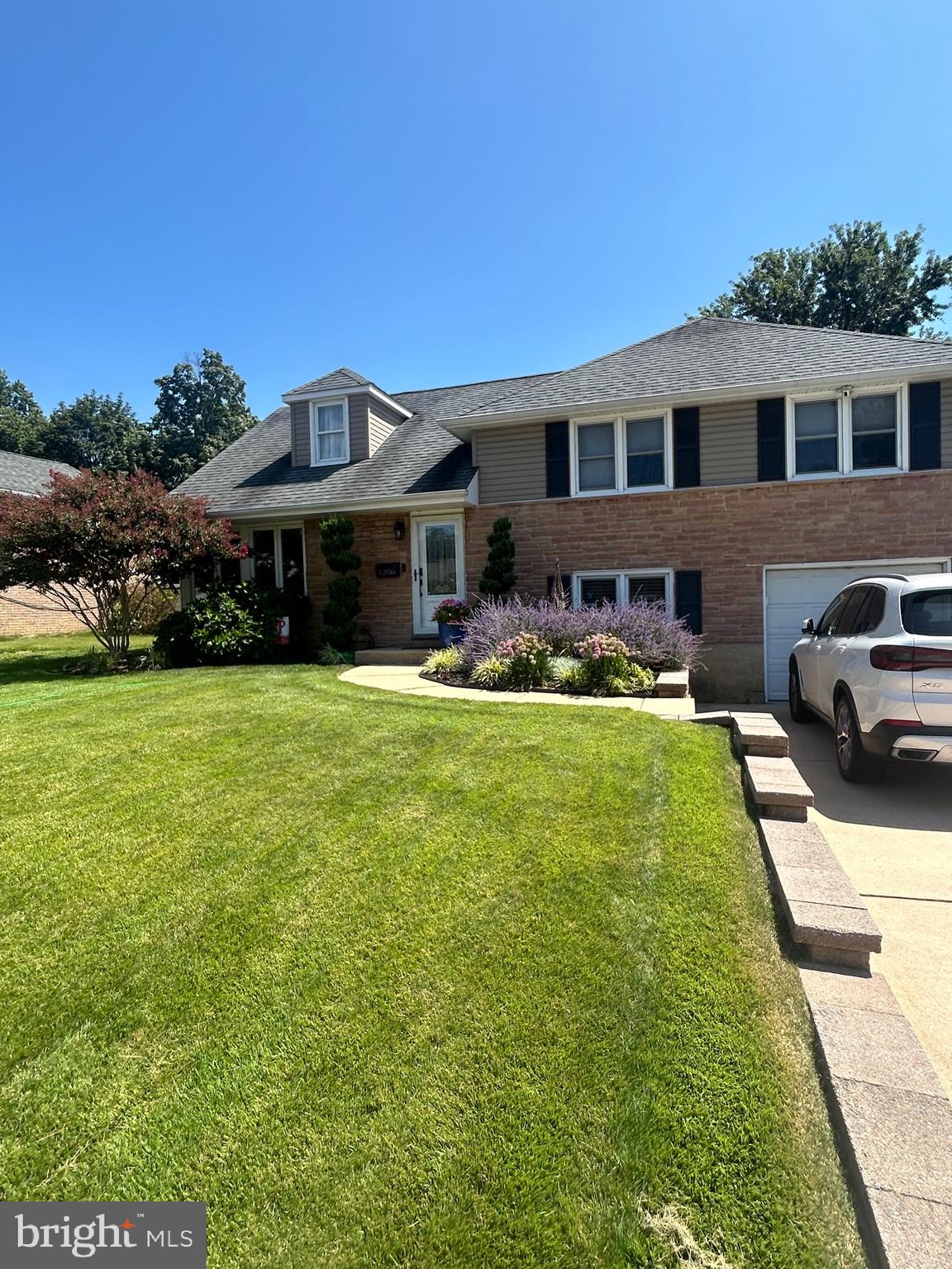 1206 MAYFIELD ROAD