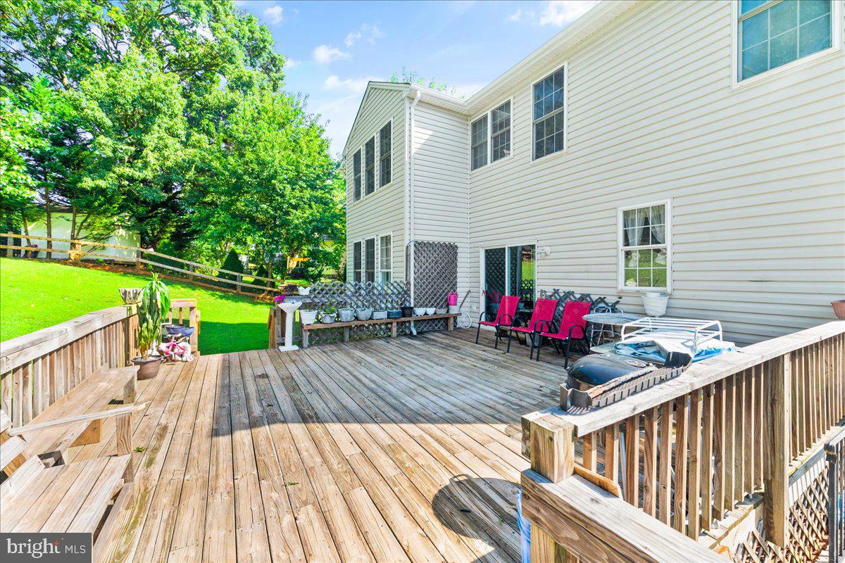 REDWOOD LAKES - Residential