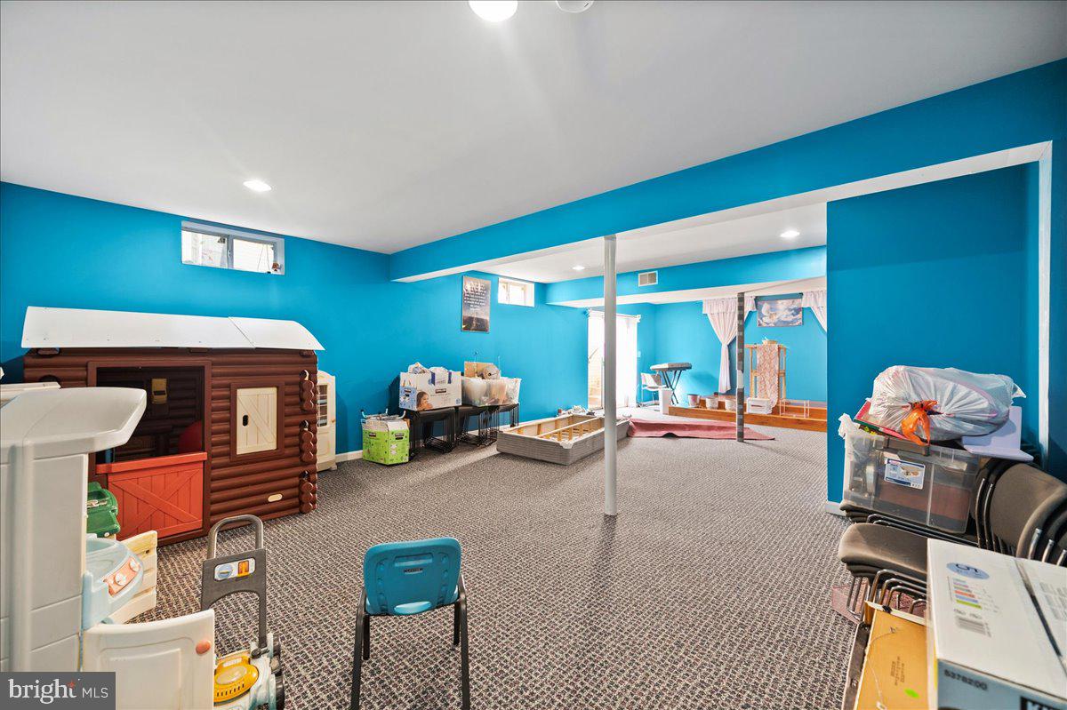 REDWOOD LAKES - Residential