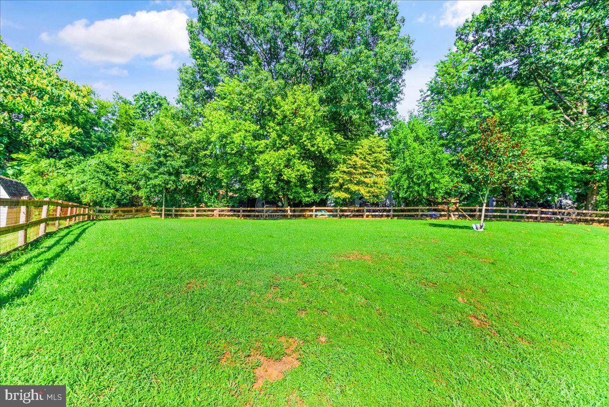 REDWOOD LAKES - Residential