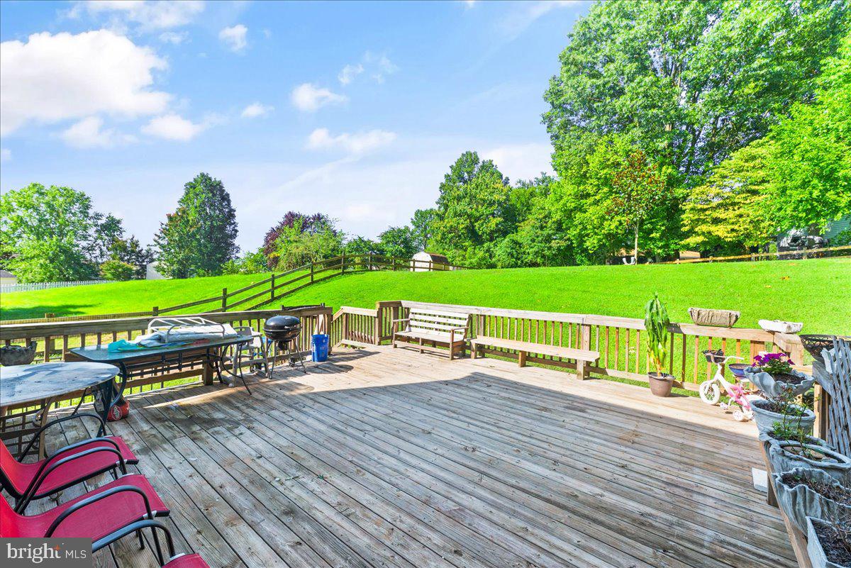 REDWOOD LAKES - Residential