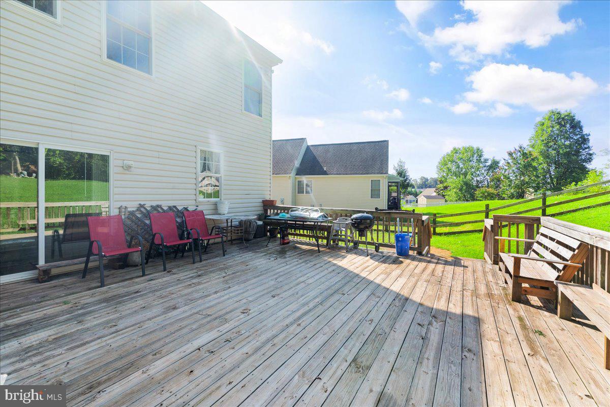 REDWOOD LAKES - Residential