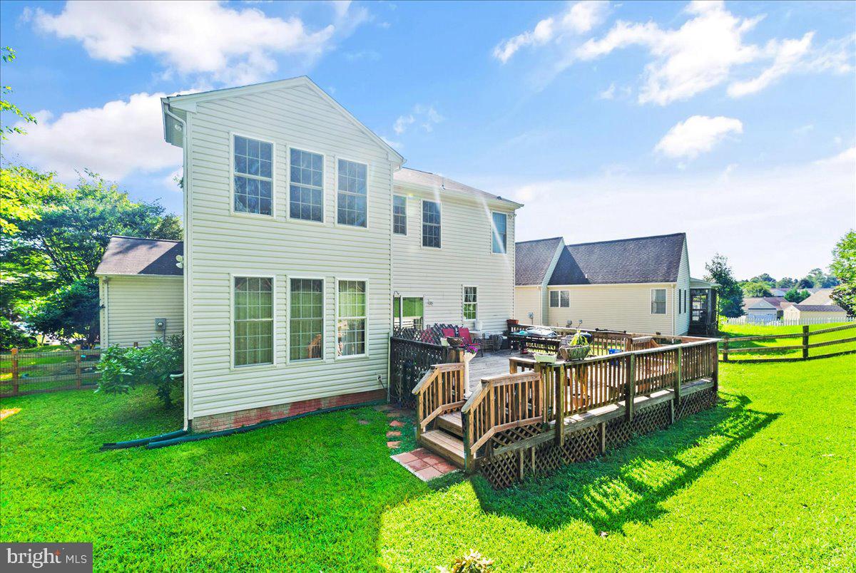 REDWOOD LAKES - Residential