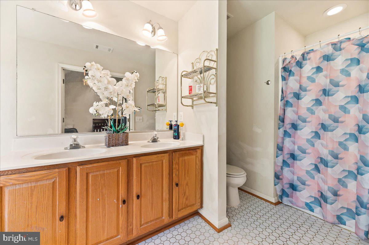 REDWOOD LAKES - Residential