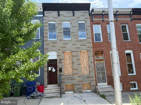 Townhouse For Sale - 1829 N Bond Street<br/> BALTIMORE, MD 21213
