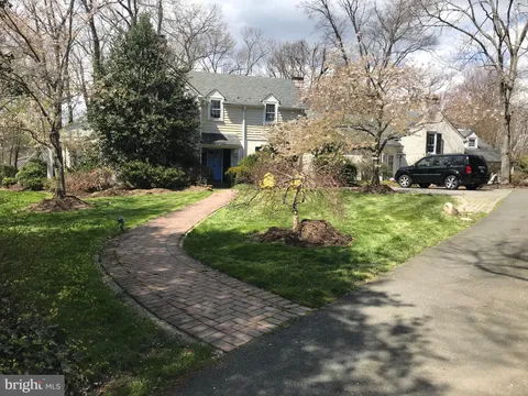 1105 Vassar Road, Alexandria, VA MLS: VAAX2045266