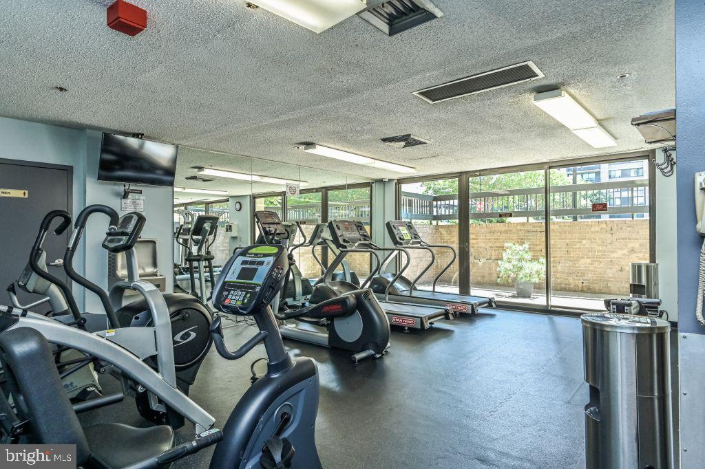 FALLS CHURCH - Residential