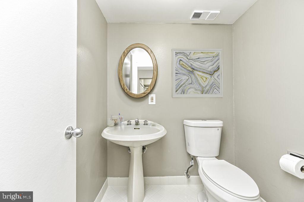 FALLS CHURCH - Residential