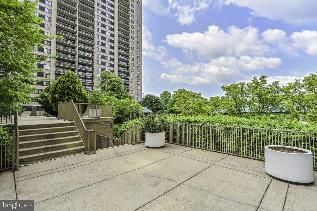 FALLS CHURCH - Residential