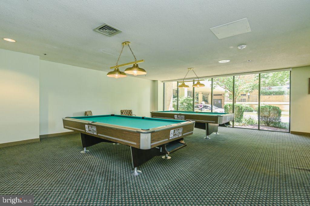 FALLS CHURCH - Residential