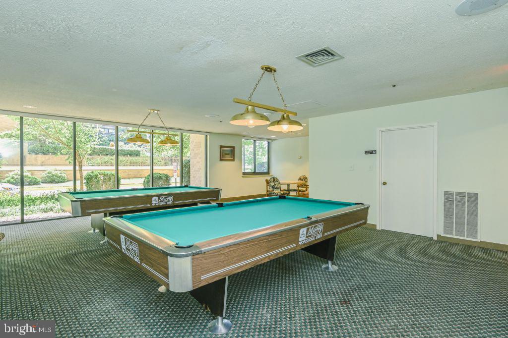 FALLS CHURCH - Residential