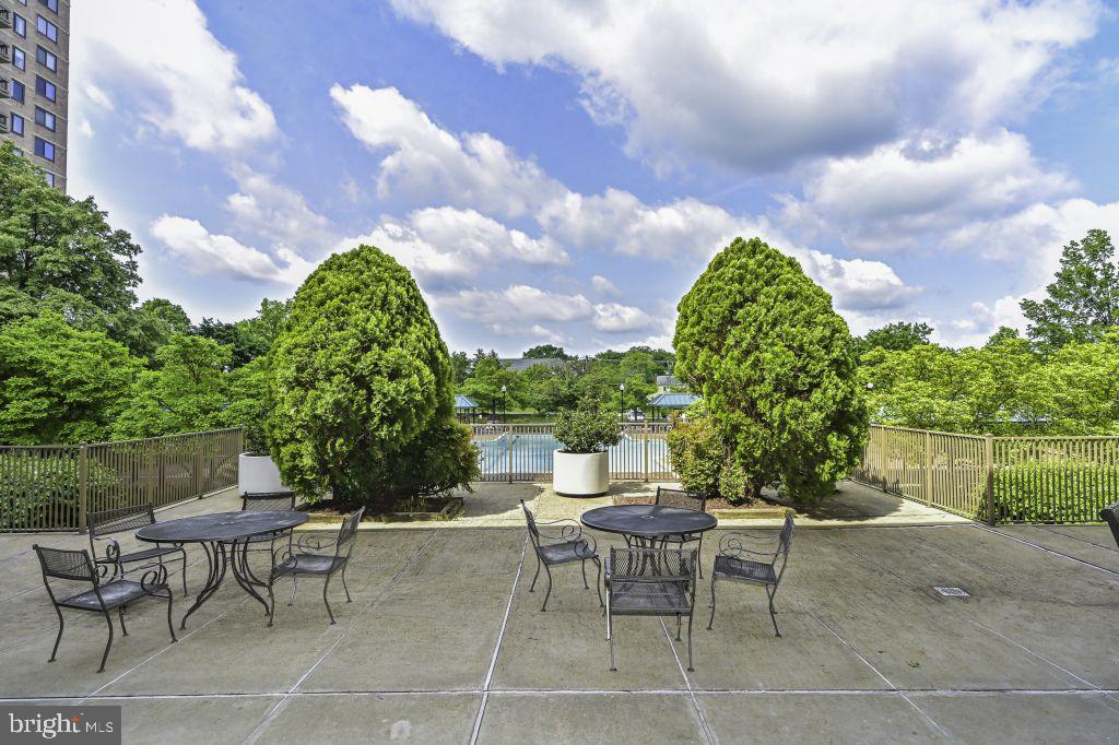 FALLS CHURCH - Residential