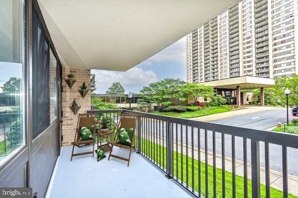 FALLS CHURCH - Residential