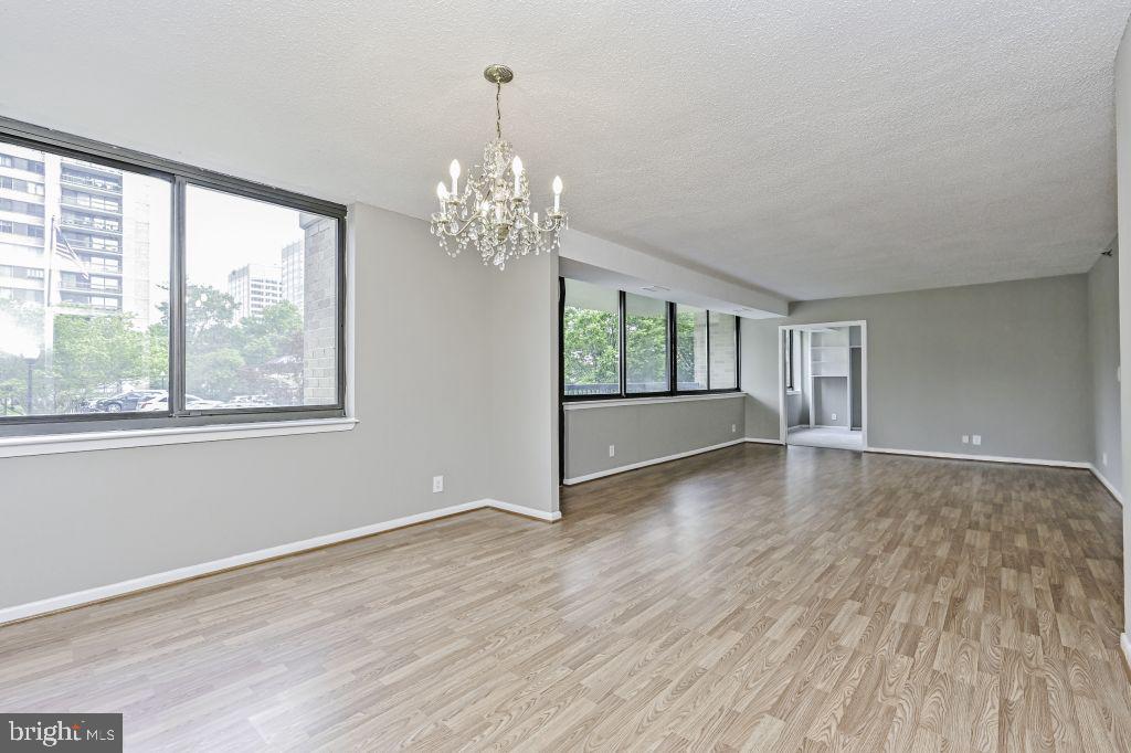 FALLS CHURCH - Residential