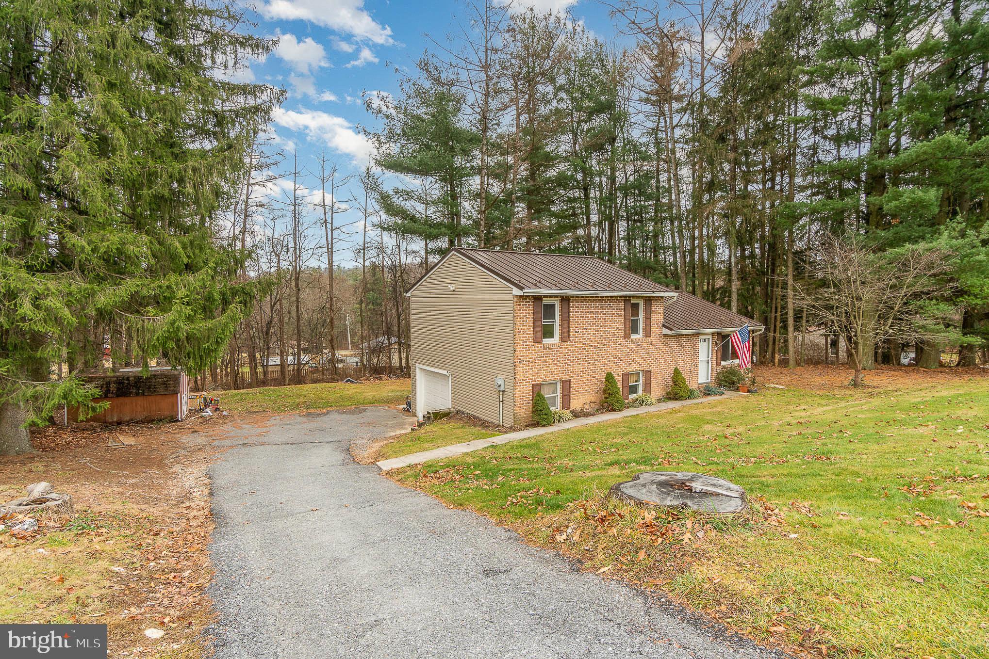 HOLLY ESTATES - Residential