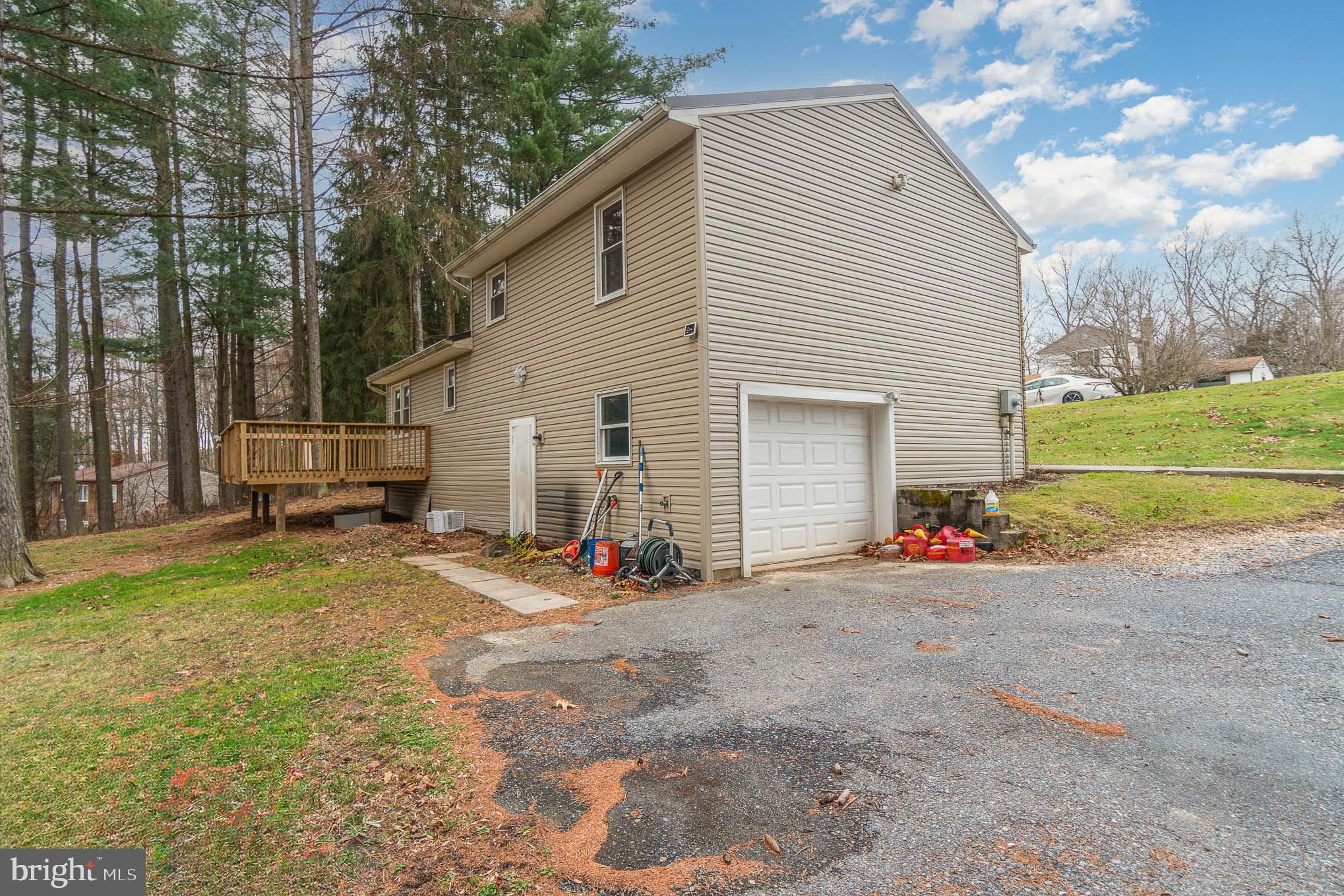 HOLLY ESTATES - Residential