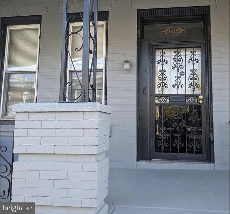 Welcome to this beautifully renovated 4 Bedrooms in Huntington Park. The property is newly painted and has new flooring.