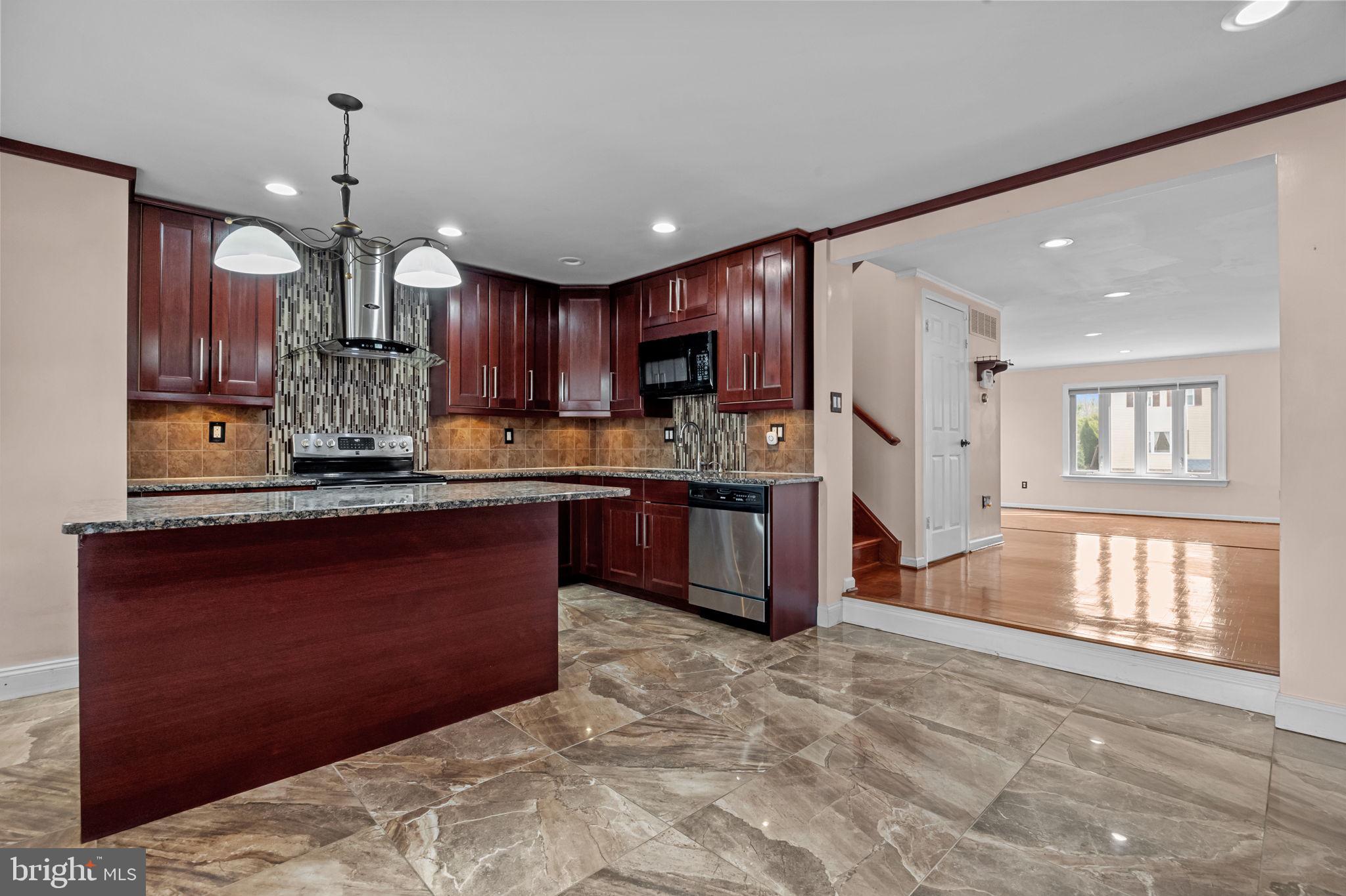 HIDDEN VALLEY - Residential