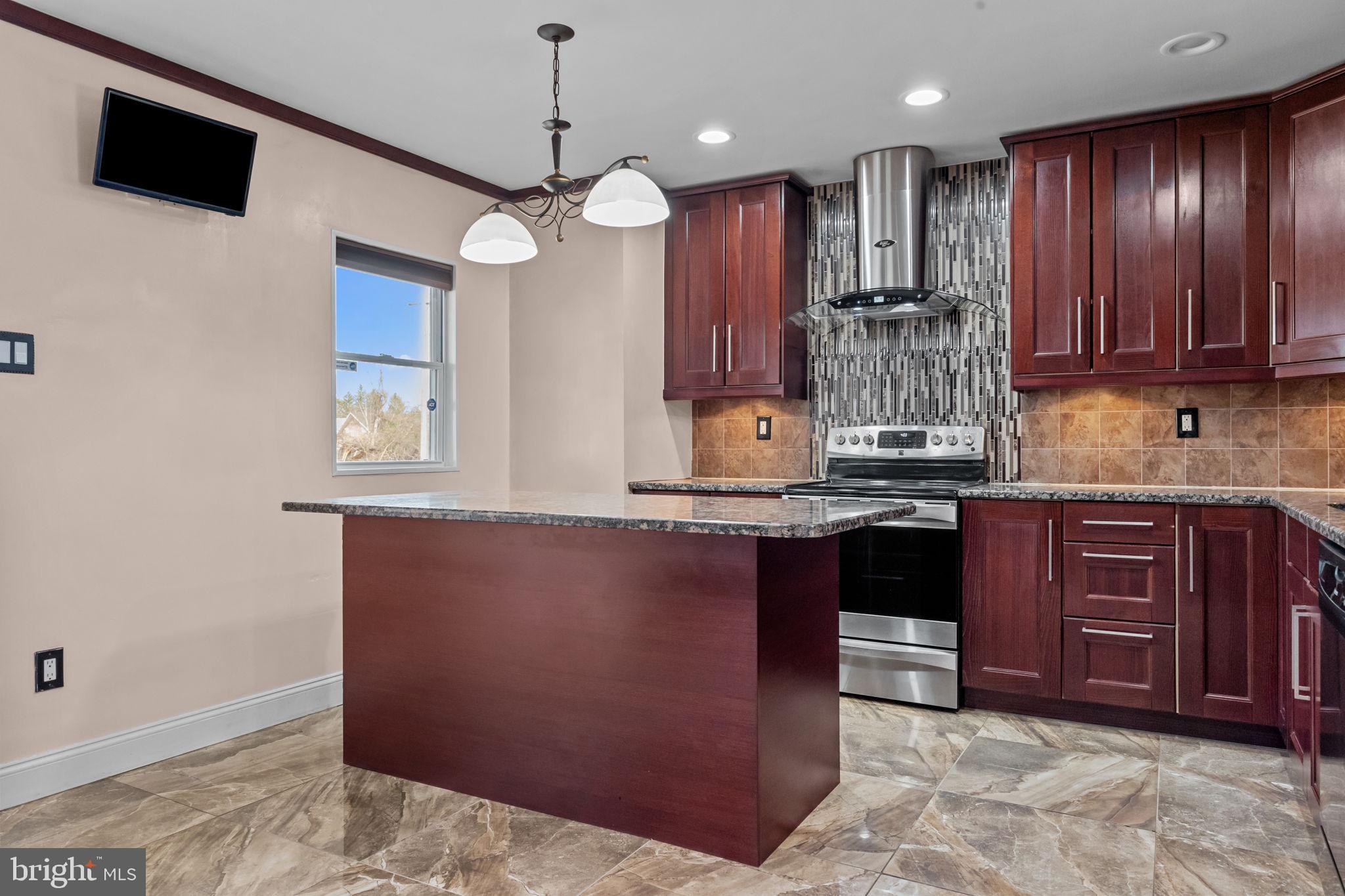 HIDDEN VALLEY - Residential