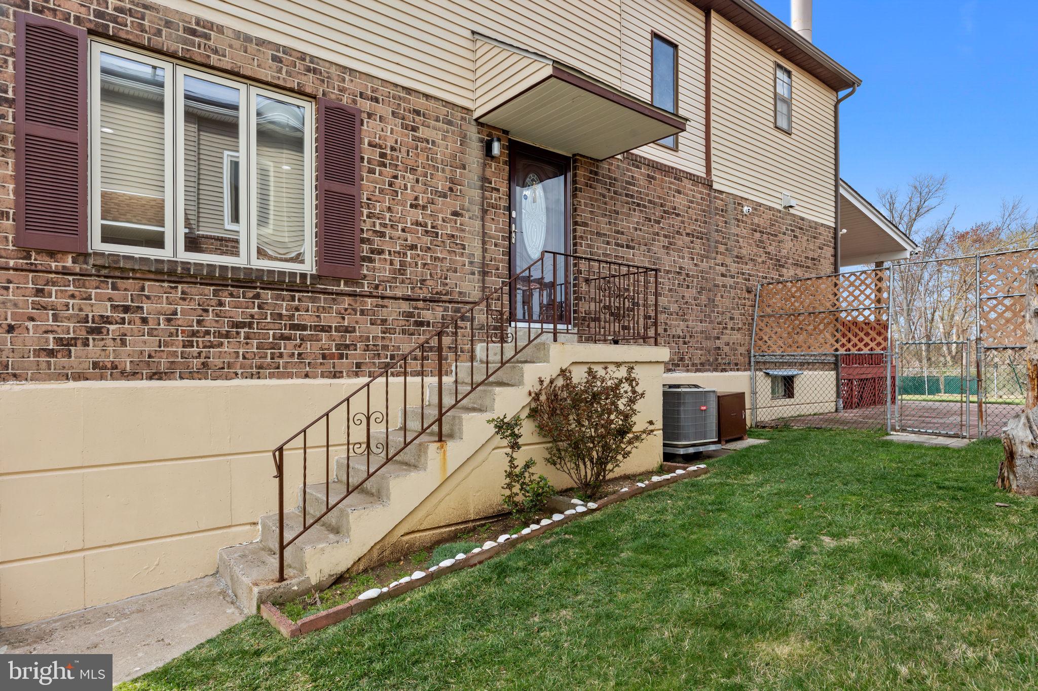 HIDDEN VALLEY - Residential