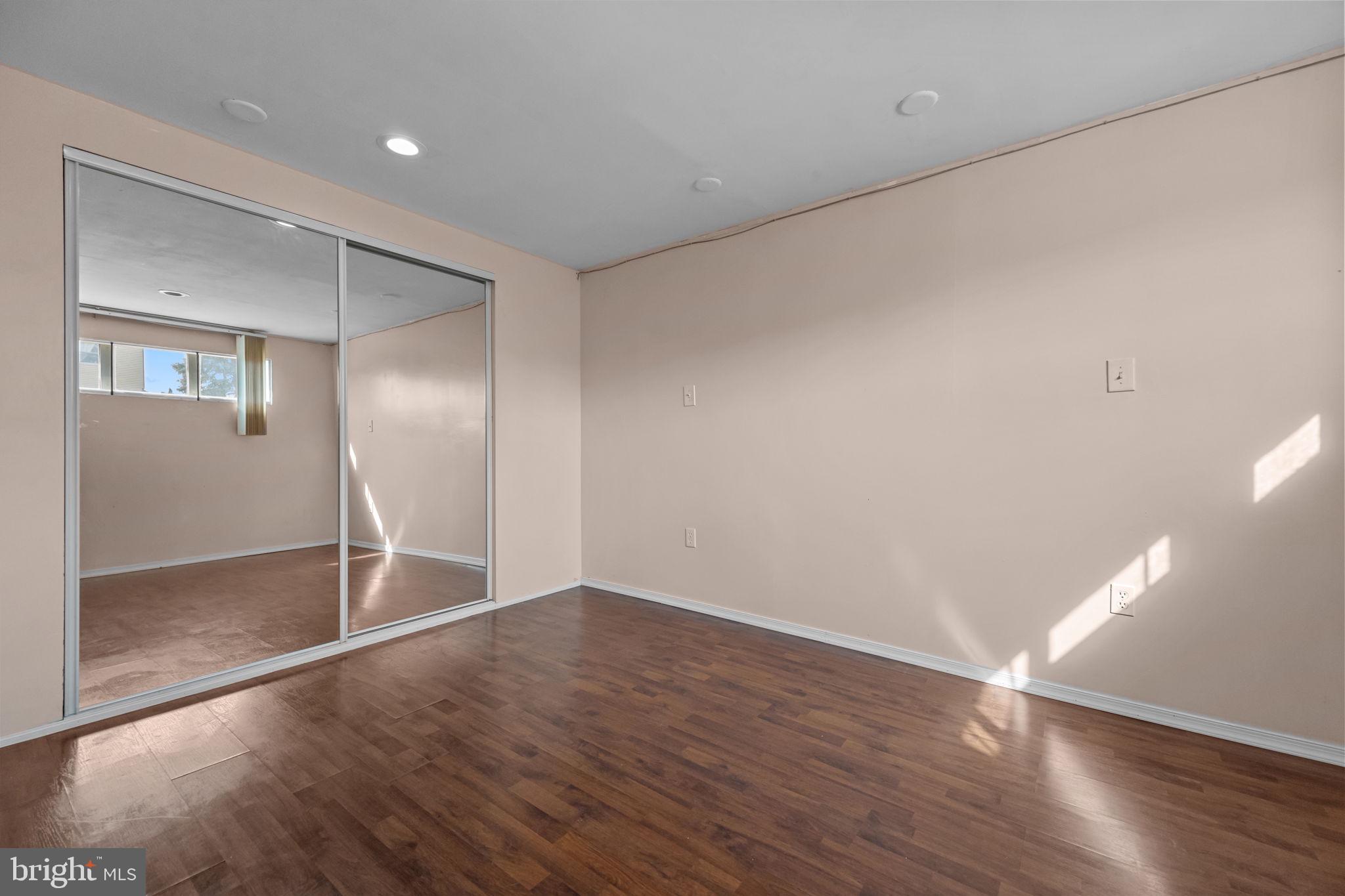 HIDDEN VALLEY - Residential