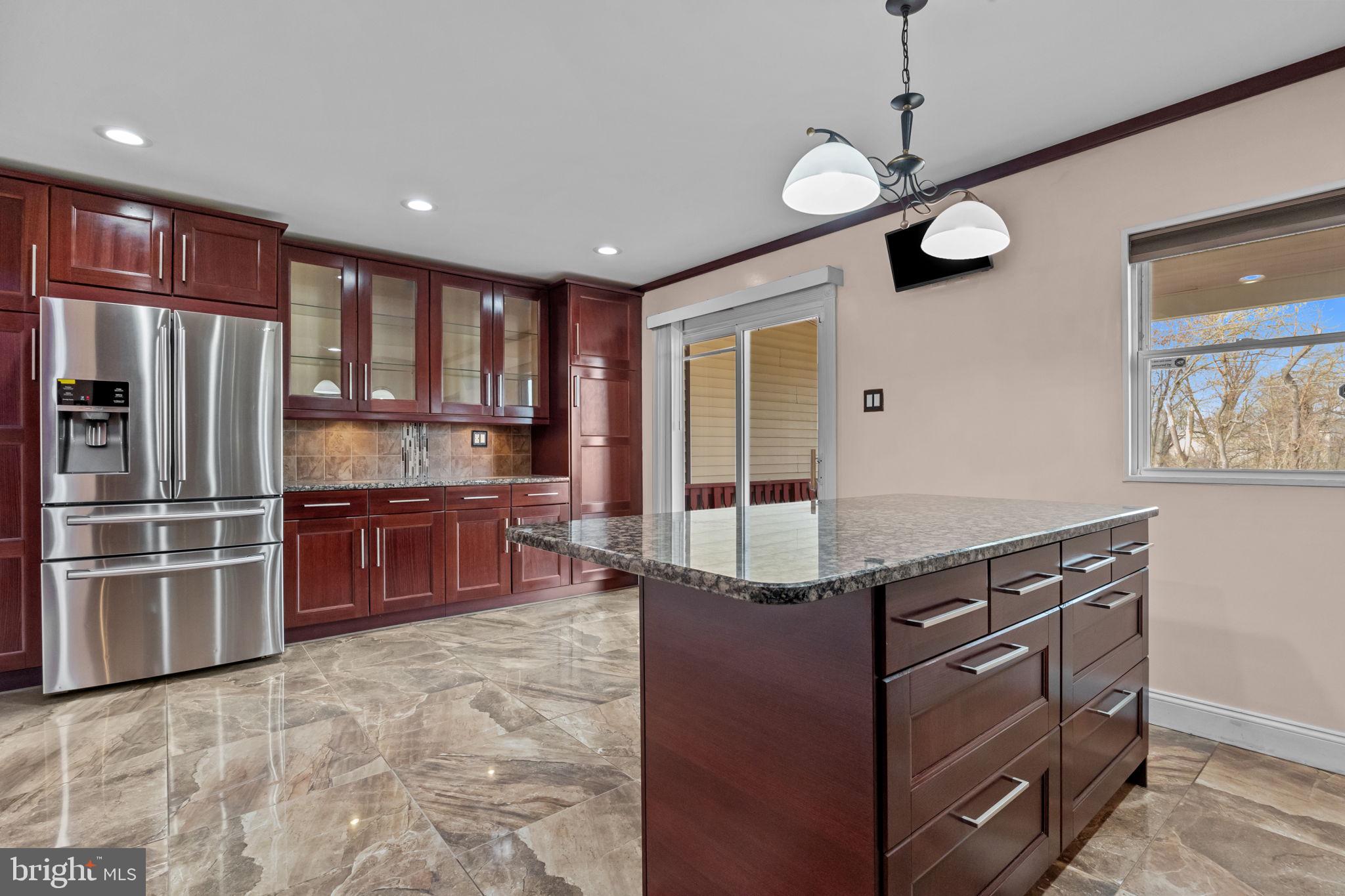 HIDDEN VALLEY - Residential