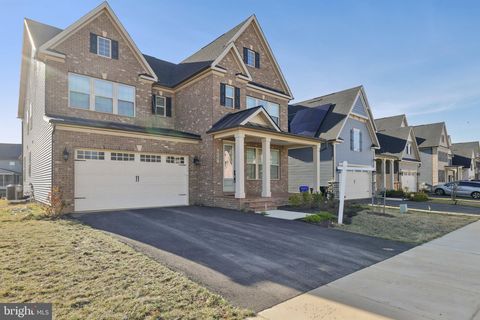 Homes For Sale - 6547 Clubhouse Drive<br/> LAUREL, MD 20708