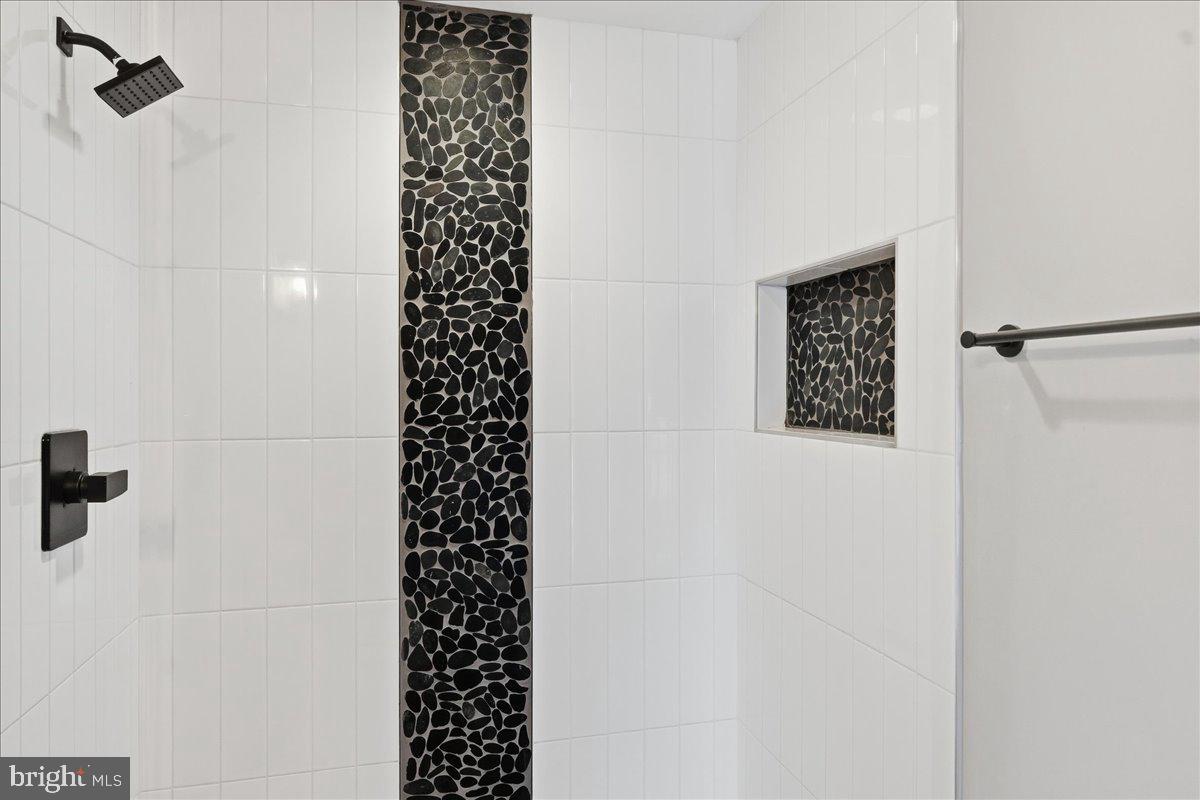 FAIRFAX VILLA - Residential